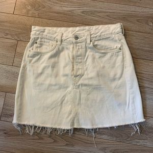 H&M Off white color denim mini skirt size 8